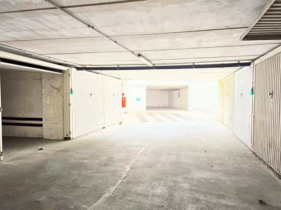 Immagine 8 di Posto auto in vendita  in Via Umberto I, N. 37 a Rovigo