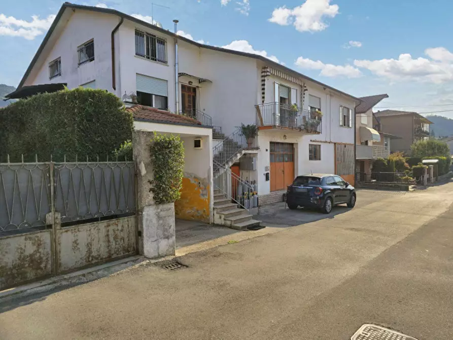 Immagine 1 di Casa indipendente in vendita  in Via San Lazzaro, N. 63 - 63A a Cornedo Vicentino