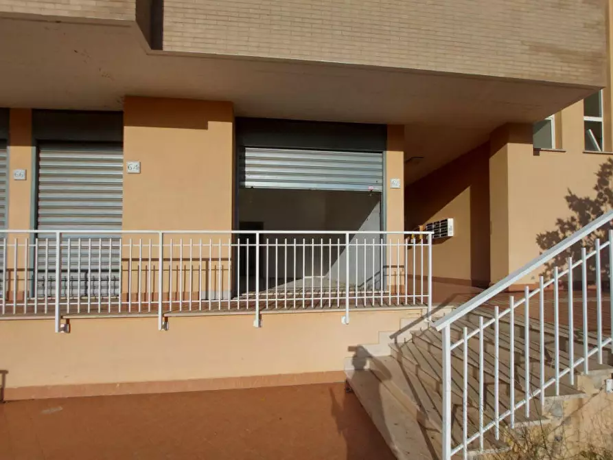 Immagine 6 di Negozio in vendita  in Via Raffaello Liberti, N. 62 a Roma