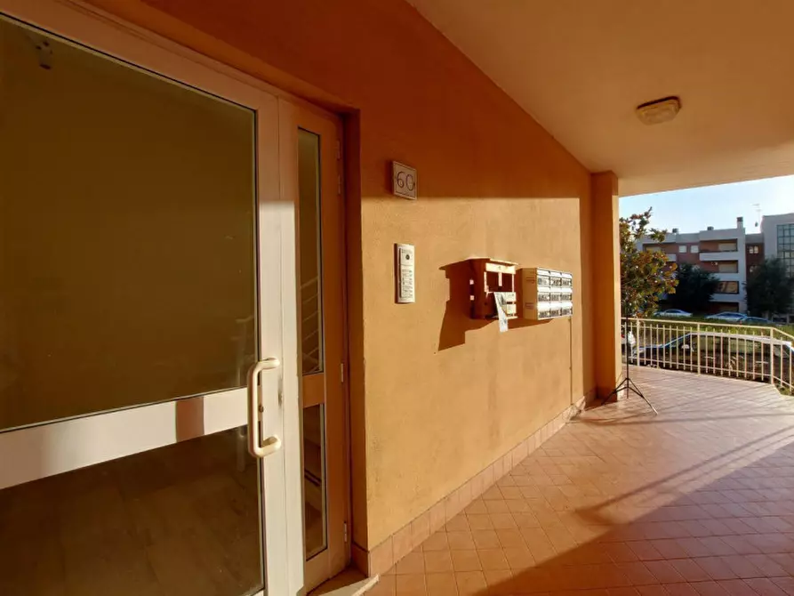 Immagine 7 di Negozio in vendita  in Via Raffaello Liberti, N. 62 a Roma