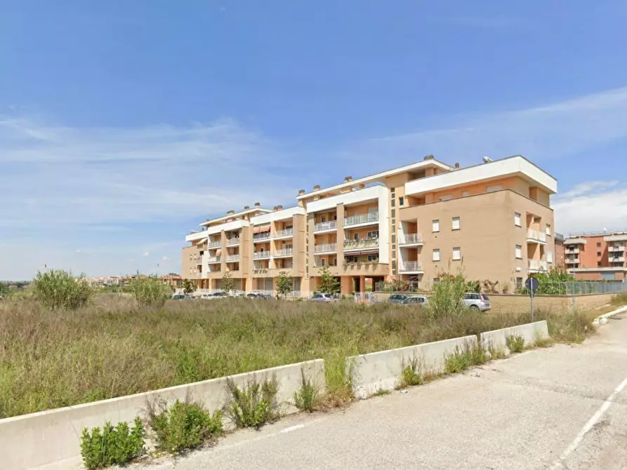 Immagine 9 di Negozio in vendita  in Via Raffaello Liberti, N. 62 a Roma