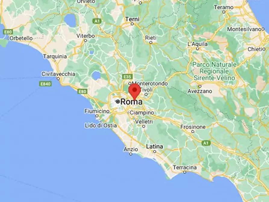 Immagine 13 di Negozio in vendita  in Via Raffaello Liberti, N. 64-66 a Roma