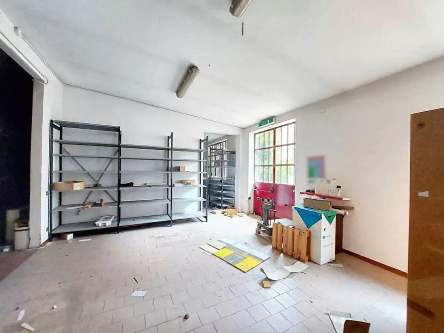 Immagine 2 di Magazzino in vendita  in Via Milazzo, N. 30 a Tortona