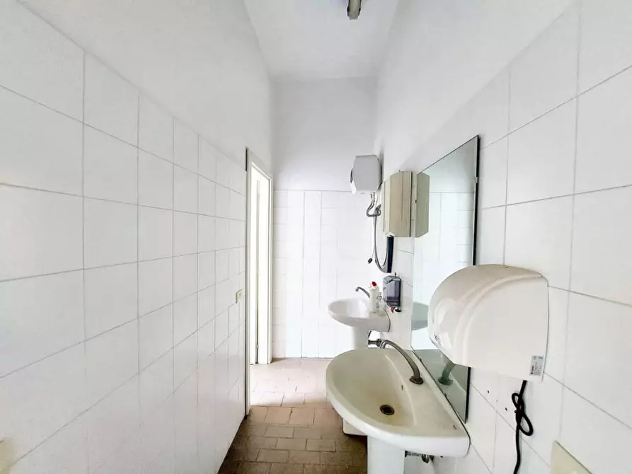 Immagine 8 di Magazzino in vendita  in Via Milazzo, N. 30 a Tortona