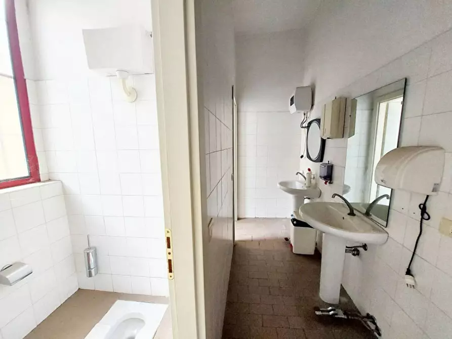 Immagine 9 di Magazzino in vendita  in Via Milazzo, N. 30 a Tortona