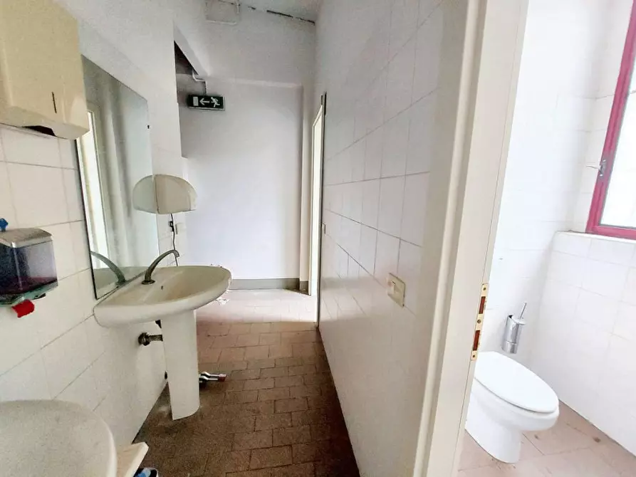 Immagine 10 di Magazzino in vendita  in Via Milazzo, N. 30 a Tortona