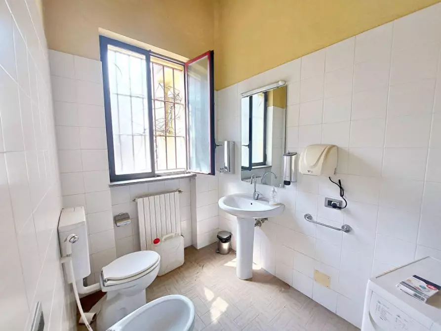 Immagine 12 di Ufficio in vendita  in Via Milazzo, N. 30 a Tortona