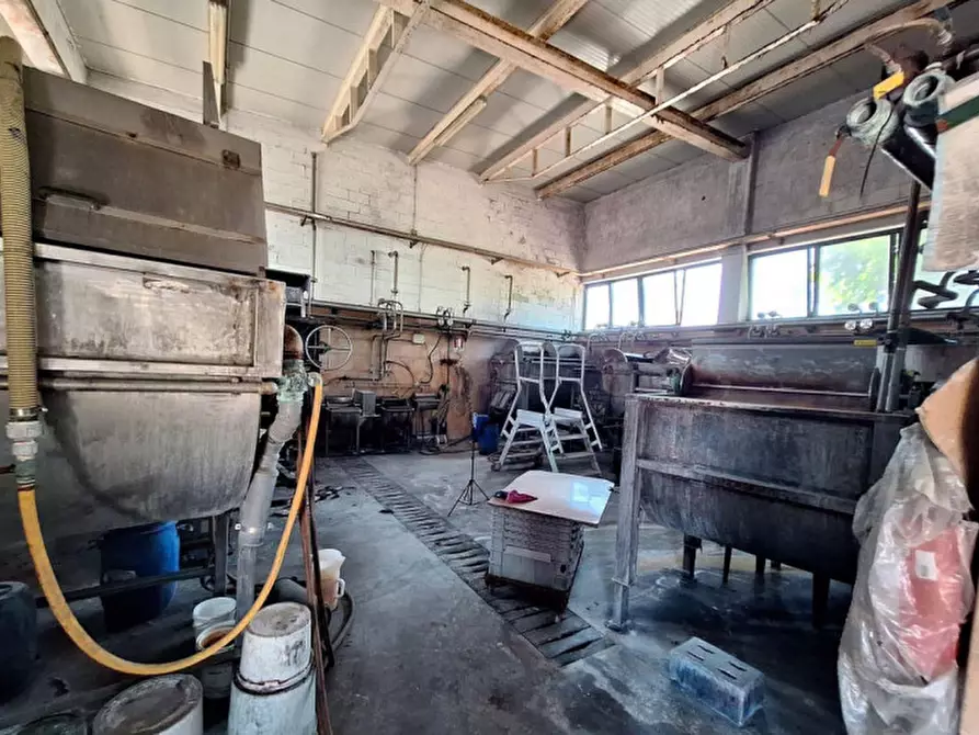 Immagine 11 di Capannone industriale in vendita  in Via Gramsci, N. 370-372-374-376-378-380 a San Miniato