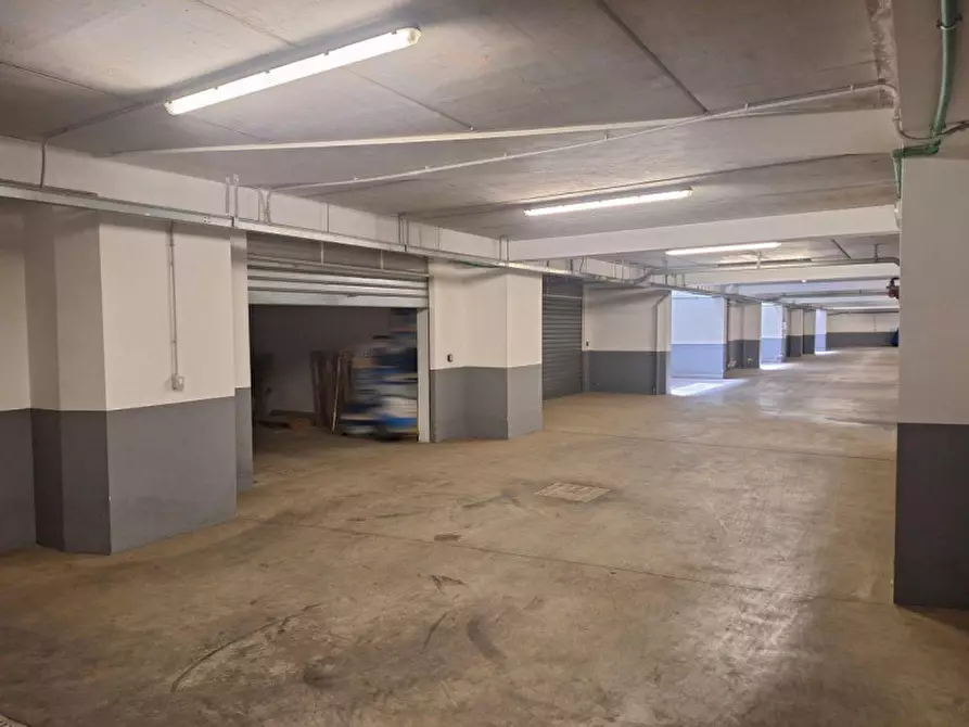 Immagine 4 di Posto auto in vendita  in Viale Regione Siciliana Nord - Ovest, N. 3440 a Palermo