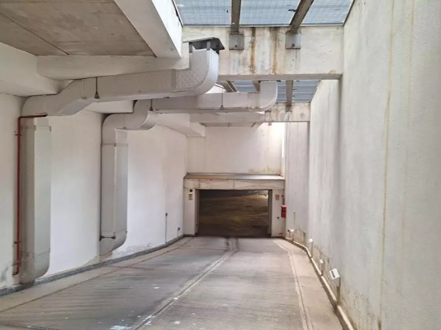Immagine 9 di Posto auto in vendita  in Viale Regione Siciliana Nord - Ovest, N. 3440 a Palermo
