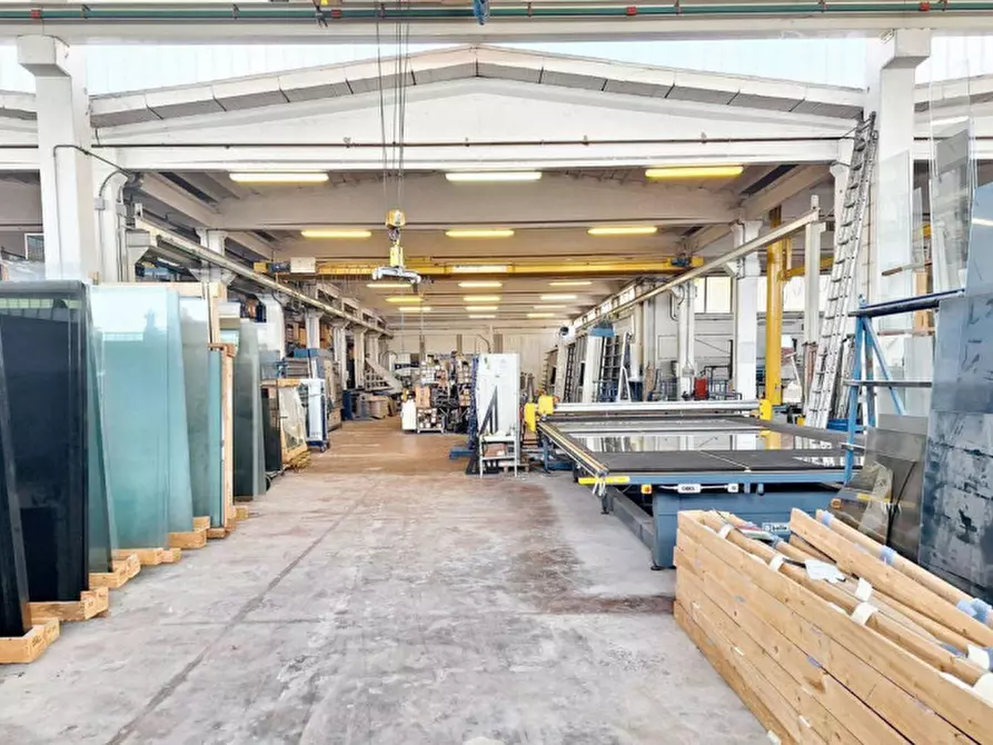 Immagine 3 di Capannone industriale in vendita  in Via Portelle delle Ginestre, N. 8 a Umbertide