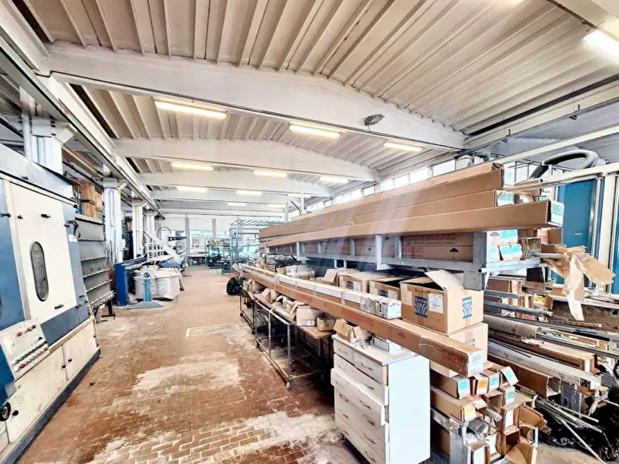 Immagine 15 di Capannone industriale in vendita  in Via Portelle delle Ginestre, N. 8 a Umbertide