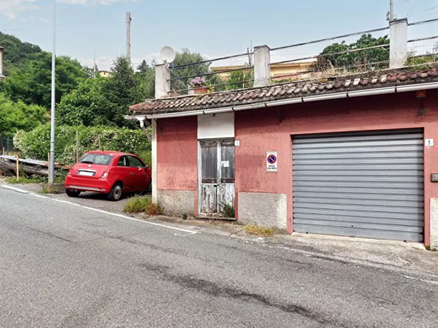 Immagine 1 di Magazzino in vendita  in Frazione Vicomorasso - Via Achille Grandi, N. 1 a Sant'olcese