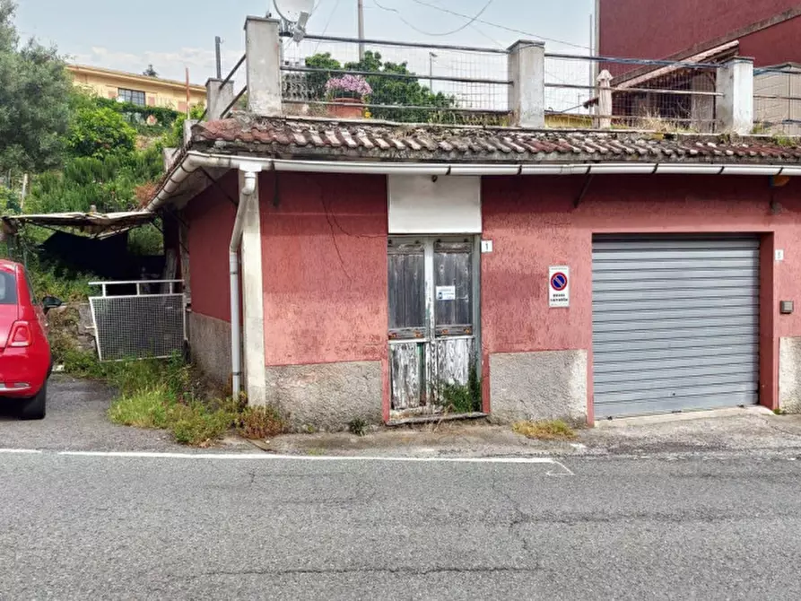 Immagine 3 di Magazzino in vendita  in Frazione Vicomorasso - Via Achille Grandi, N. 1 a Sant'olcese