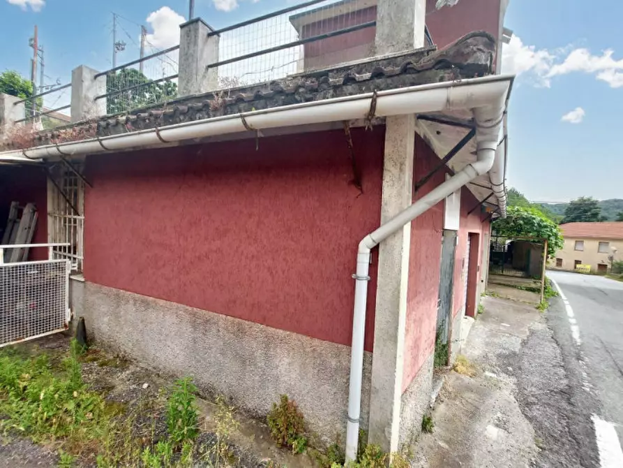 Immagine 5 di Magazzino in vendita  in Frazione Vicomorasso - Via Achille Grandi, N. 1 a Sant'olcese