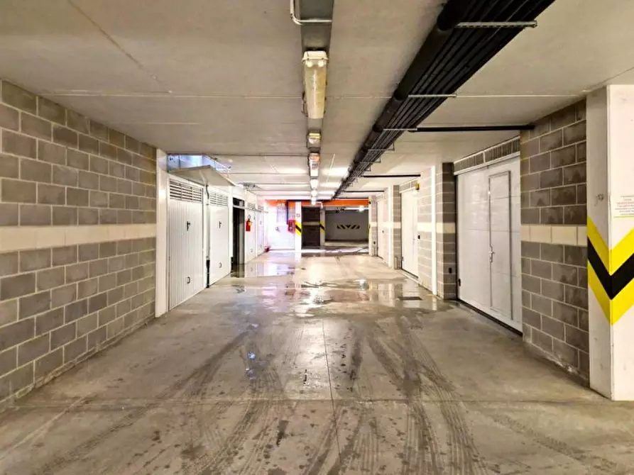 Immagine 6 di Posto auto in vendita  in Riviera Giacomo Matteotti, N. 281 a Badia Polesine