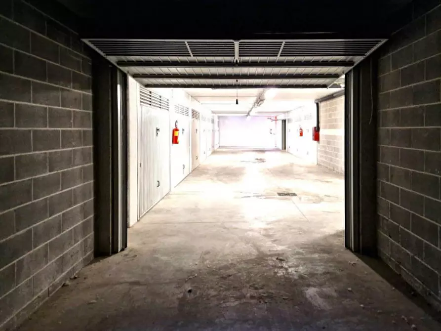 Immagine 7 di Posto auto in vendita  in Riviera Giacomo Matteotti, N. 281 a Badia Polesine