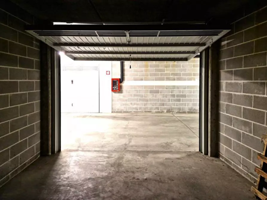 Immagine 7 di Posto auto in vendita  in Riviera Giacomo Matteotti, N. 281 a Badia Polesine