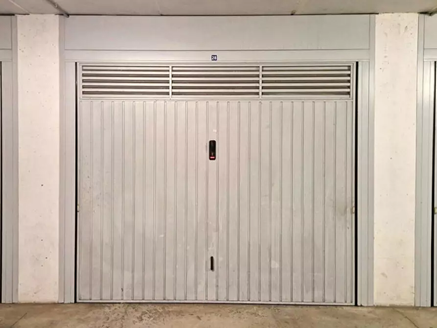 Immagine 1 di Posto auto in vendita  in Riviera Giacomo Matteotti, N. 281 a Badia Polesine