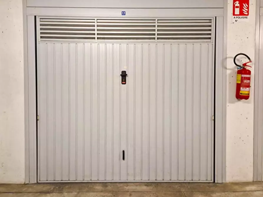 Immagine 1 di Posto auto in vendita  in Riviera Giacomo Matteotti, N. 281 a Badia Polesine