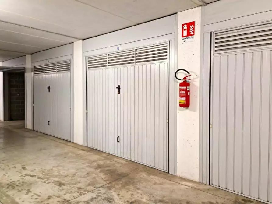 Immagine 4 di Posto auto in vendita  in Riviera Giacomo Matteotti, N. 281 a Badia Polesine