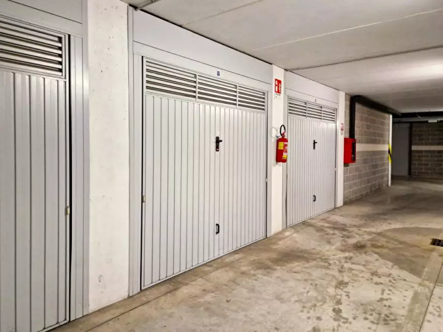 Immagine 7 di Posto auto in vendita  in Riviera Giacomo Matteotti, N. 281 a Badia Polesine