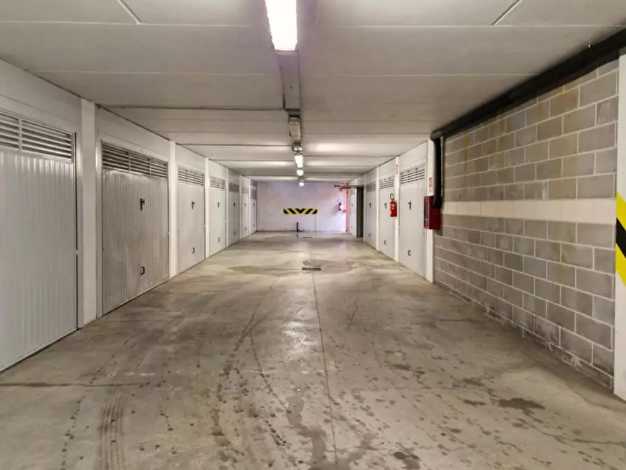 Immagine 8 di Posto auto in vendita  in Riviera Giacomo Matteotti, N. 281 a Badia Polesine