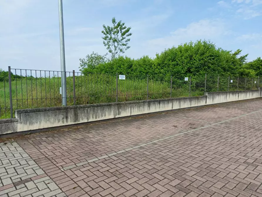 Immagine 2 di Posto auto in vendita  in Strada Falcettini, N. 1 a Chieri