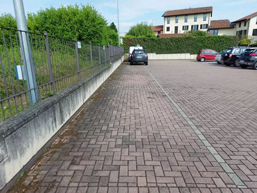 Immagine 3 di Posto auto in vendita  in Strada Falcettini, N. 1 a Chieri