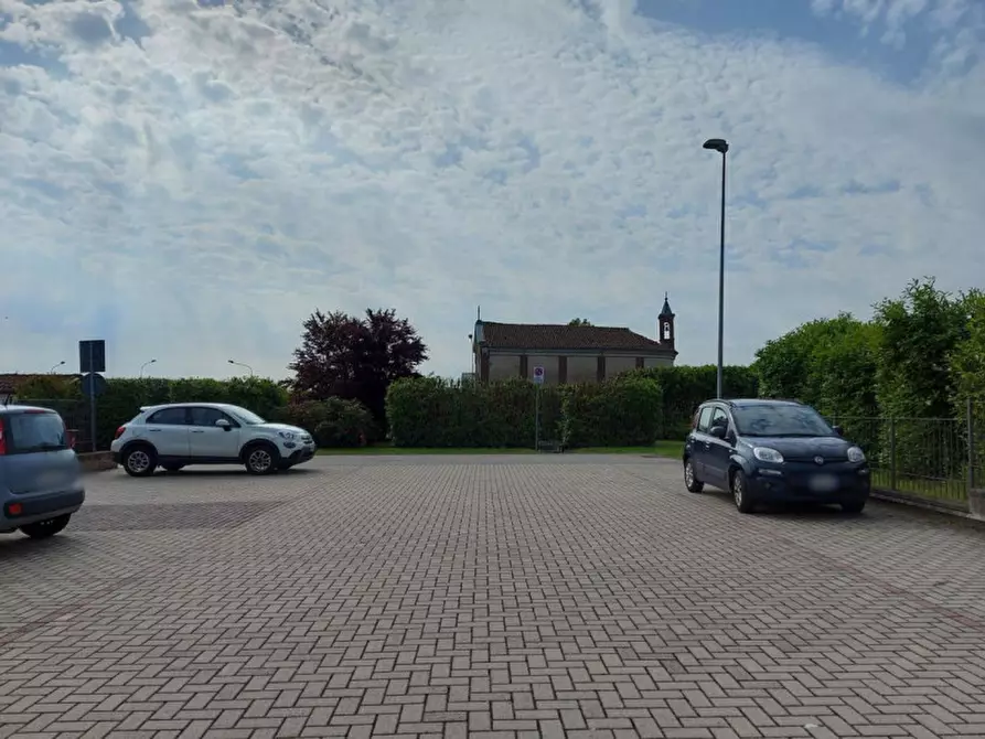 Immagine 5 di Posto auto in vendita  in Strada Falcettini, N. 1 a Chieri