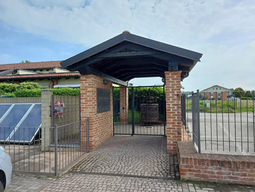 Immagine 8 di Posto auto in vendita  in Strada Falcettini, N. 1 a Chieri