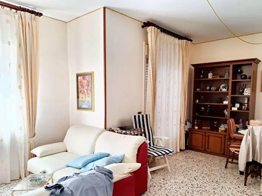 Immagine 1 di Appartamento in vendita  in Via Alcide De Gasperi, N. 72 a Regalbuto