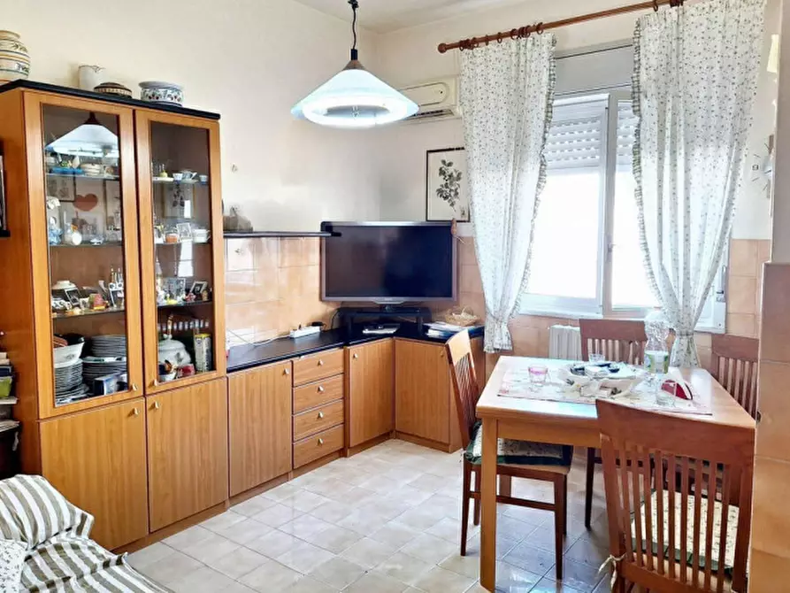 Immagine 2 di Appartamento in vendita  in Via Alcide De Gasperi, N. 72 a Regalbuto