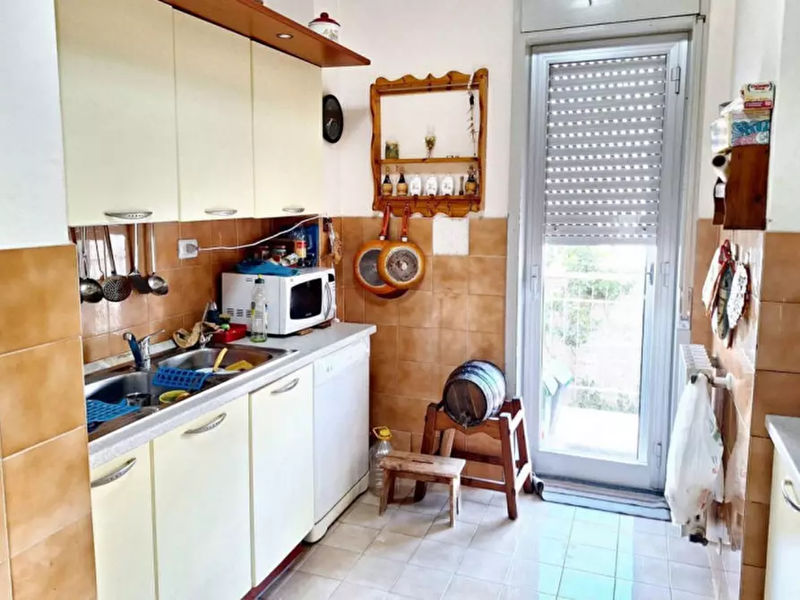 Immagine 4 di Appartamento in vendita  in Via Alcide De Gasperi, N. 72 a Regalbuto