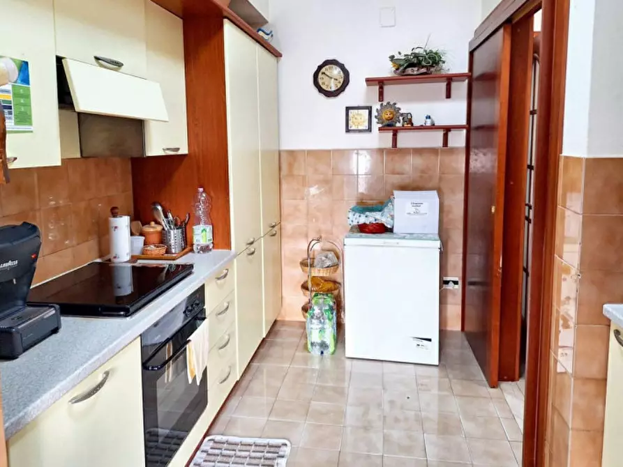 Immagine 11 di Appartamento in vendita  in Via Alcide De Gasperi, N. 72 a Regalbuto