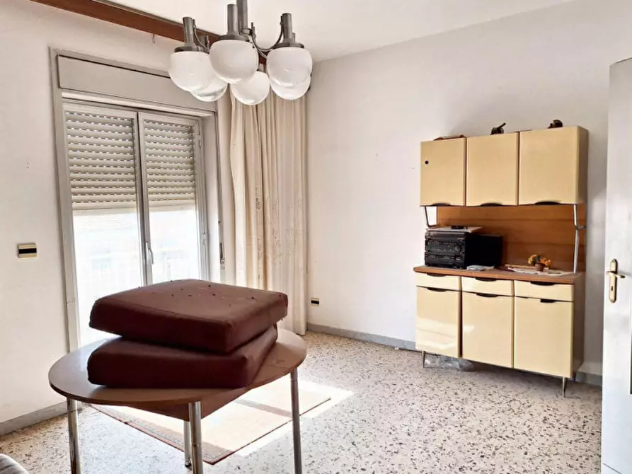 Immagine 1 di Appartamento in vendita  in Via Alcide De Gasperi, N. 66 a Regalbuto