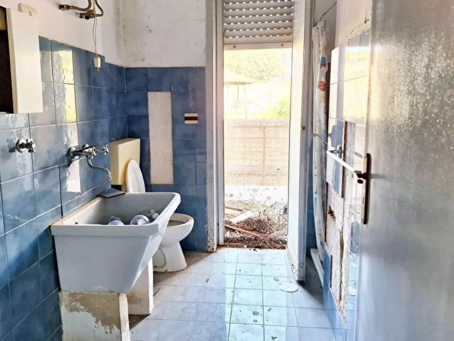 Immagine 6 di Appartamento in vendita  in Via Alcide De Gasperi, N. 66 a Regalbuto