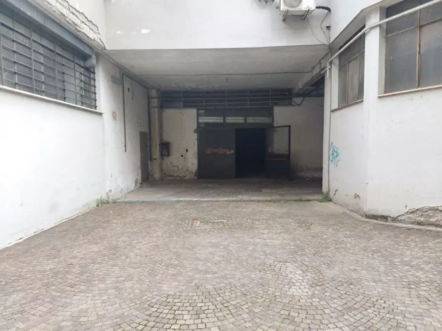 Immagine 2 di Magazzino in vendita  in Via Annia Regilla, N. 123 a Roma