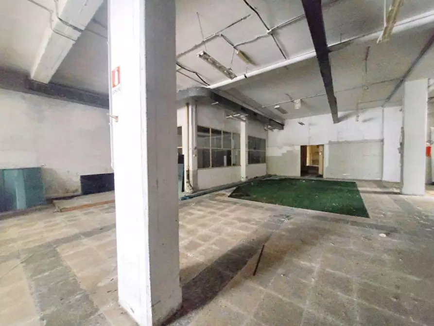 Immagine 4 di Magazzino in vendita  in Via Annia Regilla, N. 123 a Roma