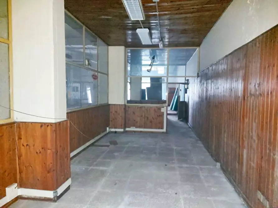 Immagine 6 di Magazzino in vendita  in Via Annia Regilla, N. 123 a Roma