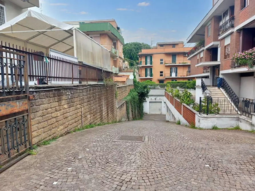 Immagine 12 di Magazzino in vendita  in Via Annia Regilla, N. 123 a Roma