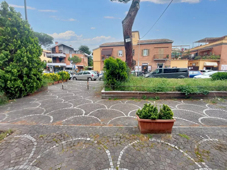 Immagine 18 di Magazzino in vendita  in Via Annia Regilla, N. 123 a Roma