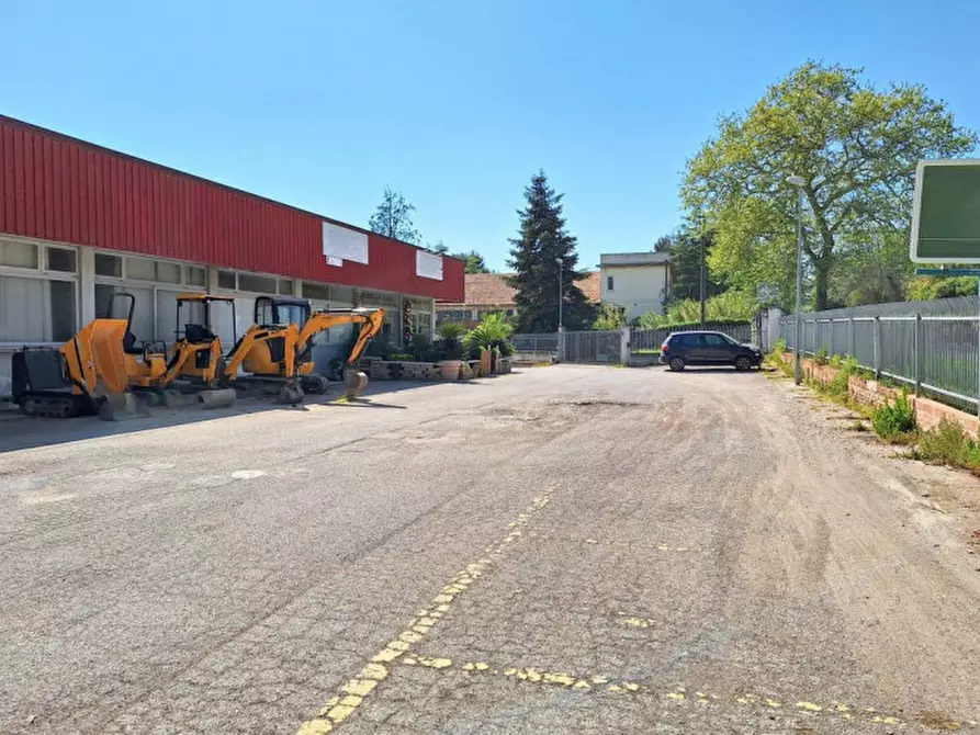 Immagine 2 di Capannone industriale in vendita  in Zona industriale-artigianale G.Brodolini, SP 77, N. 14 a Loreto