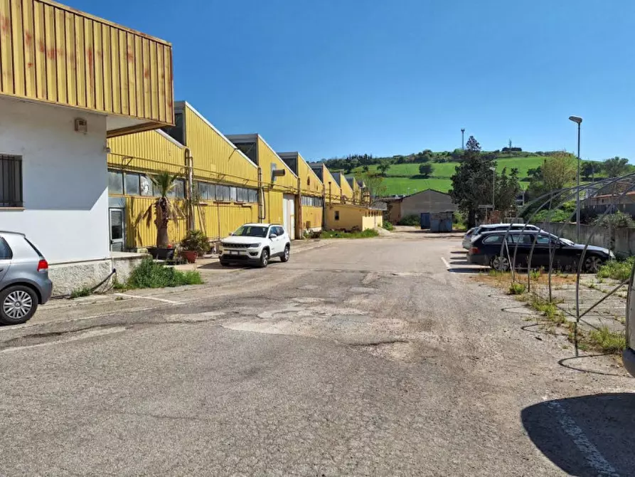 Immagine 3 di Capannone industriale in vendita  in Zona industriale-artigianale G.Brodolini, SP 77, N. 14 a Loreto