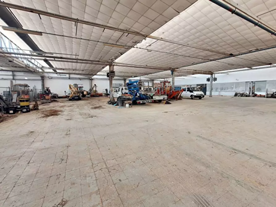 Immagine 14 di Capannone industriale in vendita  in Zona industriale-artigianale G.Brodolini, SP 77, N. 14 a Loreto