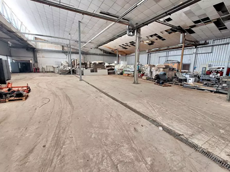 Immagine 17 di Capannone industriale in vendita  in Zona industriale-artigianale G.Brodolini, SP 77, N. 14 a Loreto