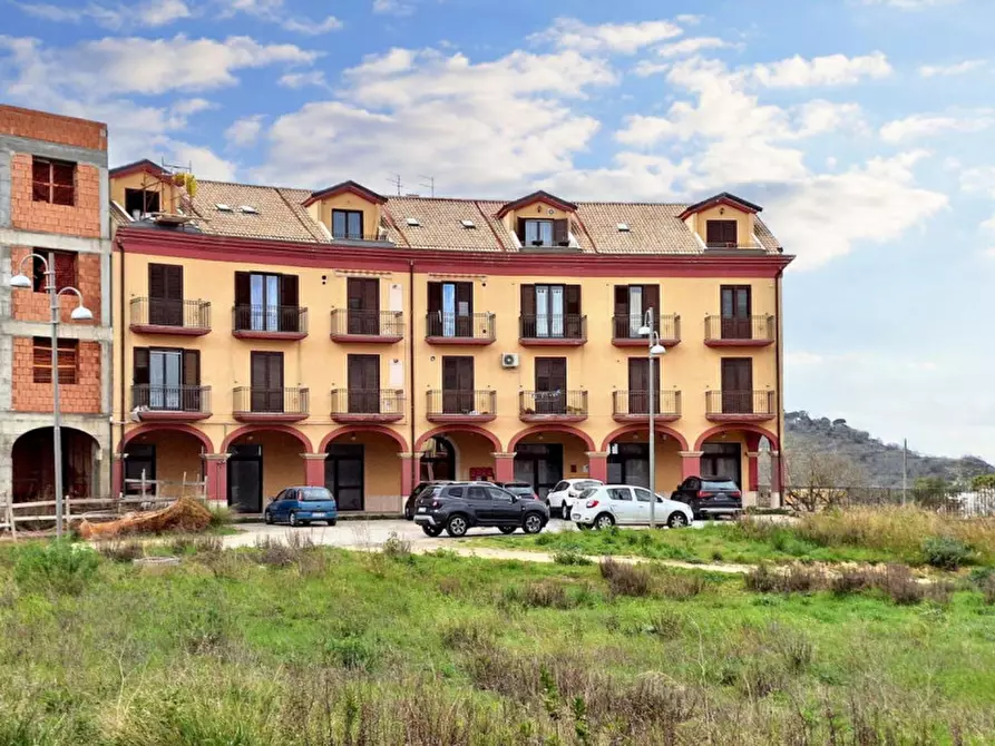 Immagine 6 di Negozio in vendita  in P.zza Unità d'Italia, N. 3 a Piazza Armerina