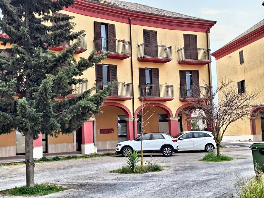 Immagine 7 di Negozio in vendita  in P.zza Unità d'Italia, N. 3 a Piazza Armerina