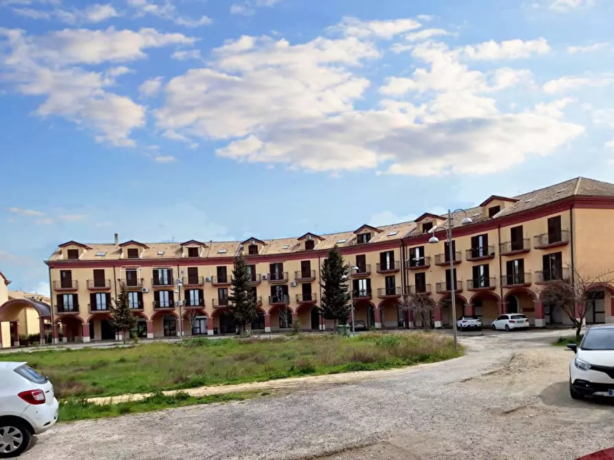 Immagine 8 di Negozio in vendita  in P.zza Unità d'Italia, N. 3 a Piazza Armerina