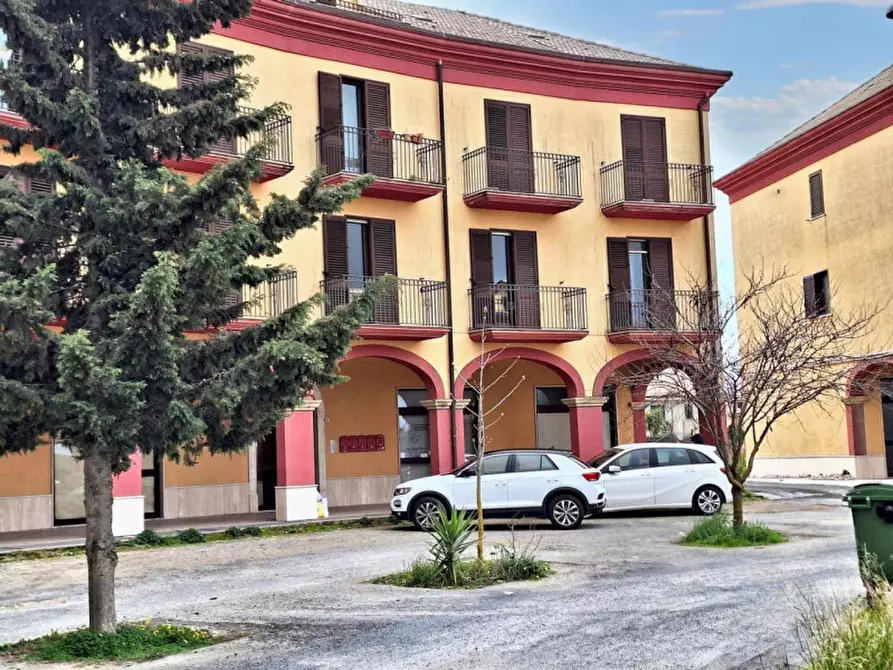 Immagine 9 di Negozio in vendita  in P.zza Unità d'Italia, N. 3 a Piazza Armerina